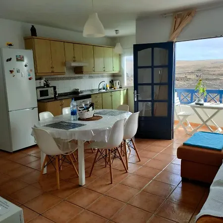 Apartament Eslanzarote Los Alisios House, Super Wifi, Sea Views